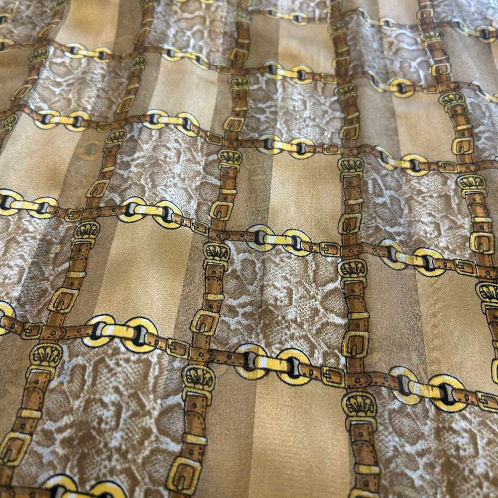 Chain Pattern Scarf in Brown and Gold